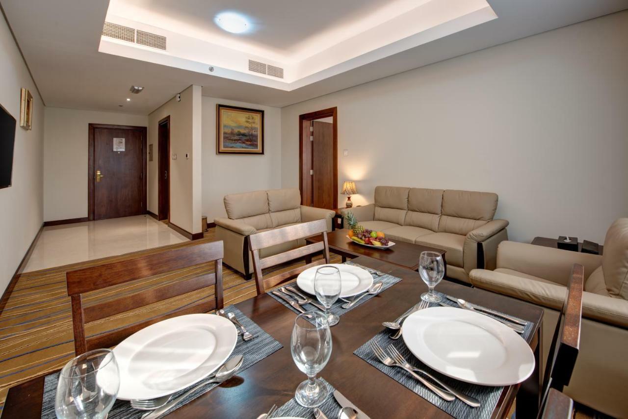 Center Hotel Шарджа Екстер'єр фото