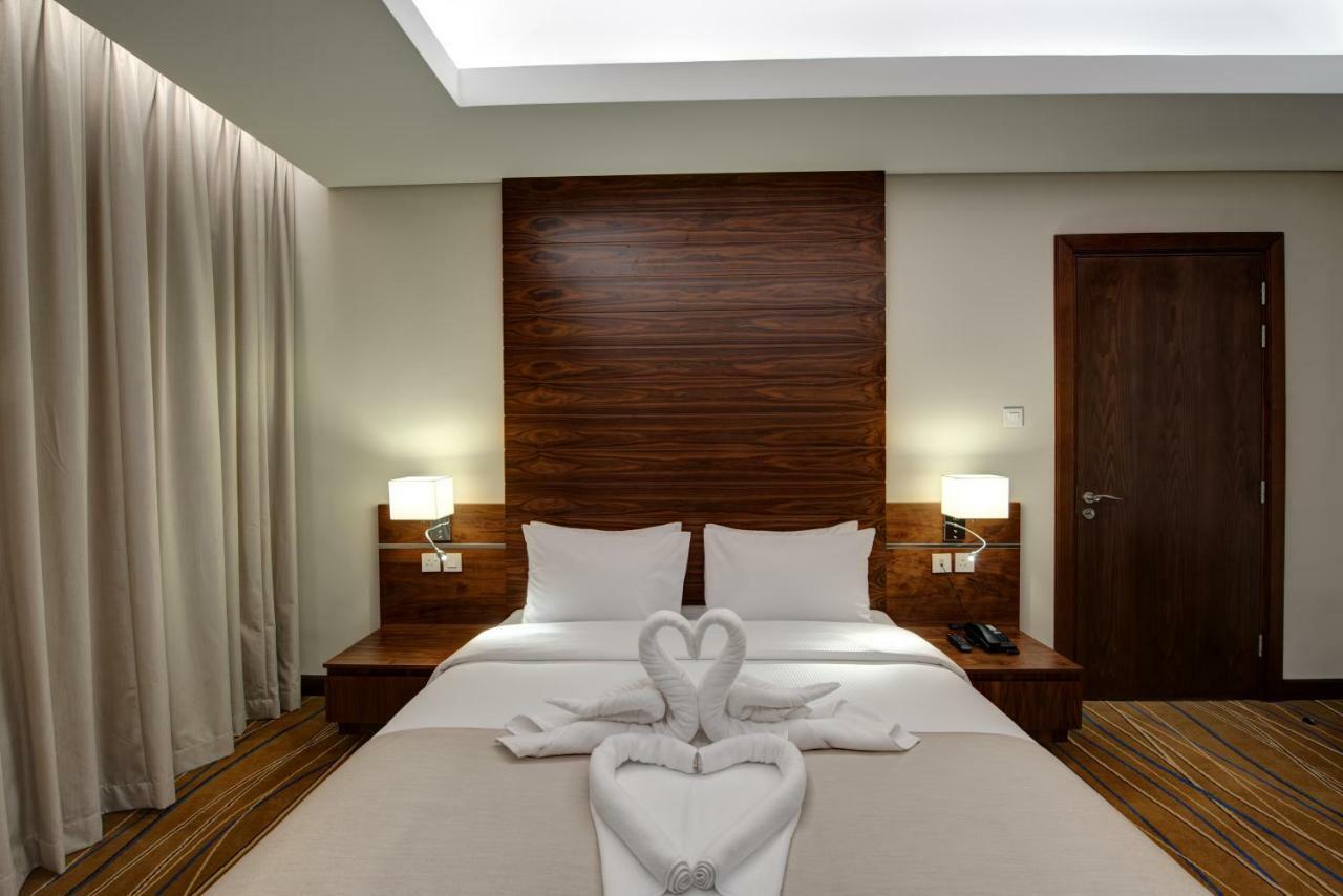 Center Hotel Шарджа Екстер'єр фото