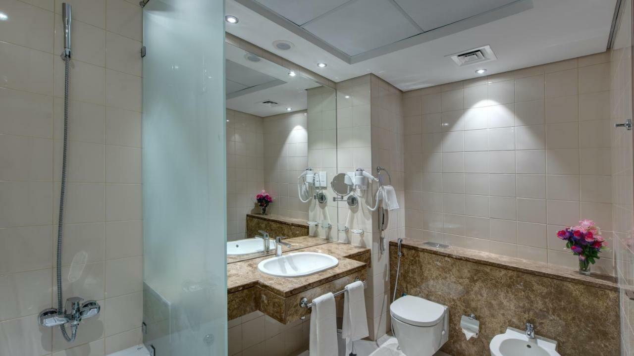 Center Hotel Шарджа Екстер'єр фото